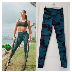 Onzie Camo High Basic Midi - Black/Gray/ Teal Leggings Sz S/M